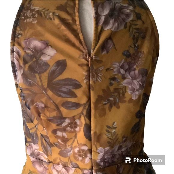 Stunning Candalite Floral Halter Style Dress - Picture 3 of 5